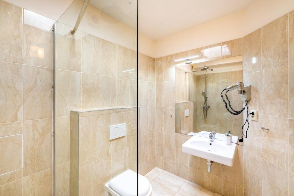 Templova - Old Town Large Apartment With Terrace Prag Dış mekan fotoğraf