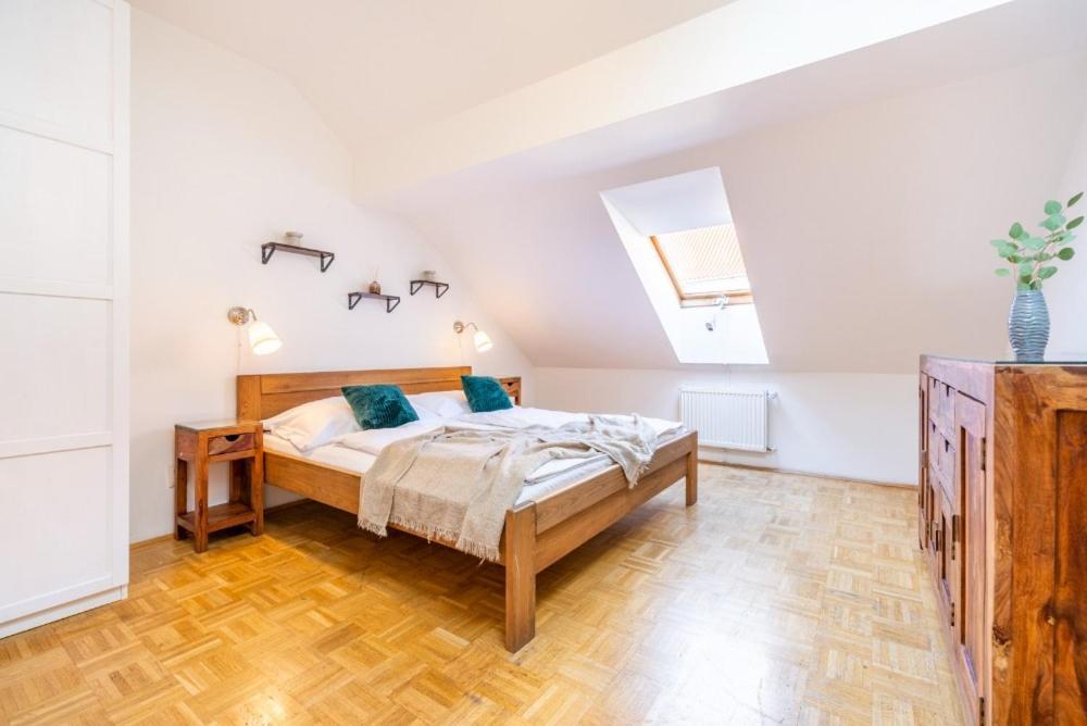 Templova - Old Town Large Apartment With Terrace Prag Dış mekan fotoğraf
